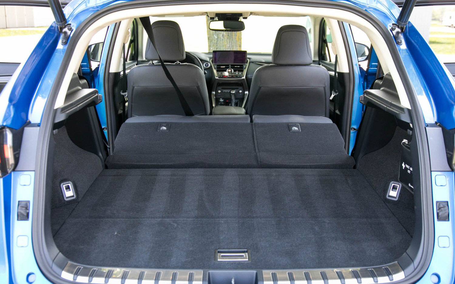 Lexus NX 300h AWD 2018 SUV Drive